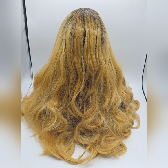 Uniwigs Silk Bow Honey Blonde w/ Shadow Root Wavy Synthetic Lace Front Wig - Picture 5 of 10